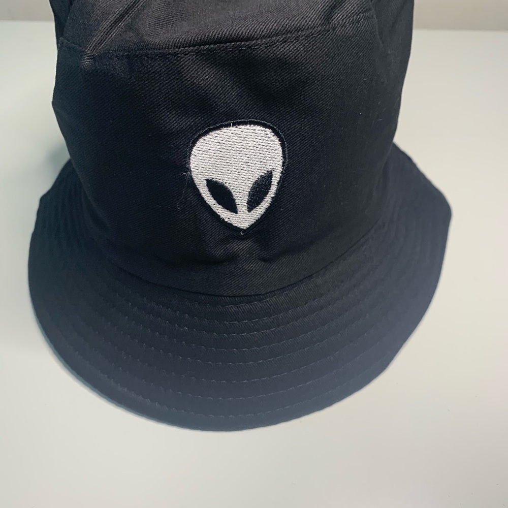 Alien buckethat - Picture 3 of 5